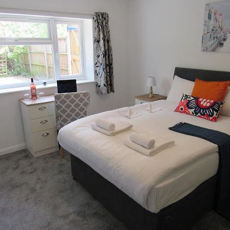 The Cambridge Suites - Tas Accommodations Esterno foto