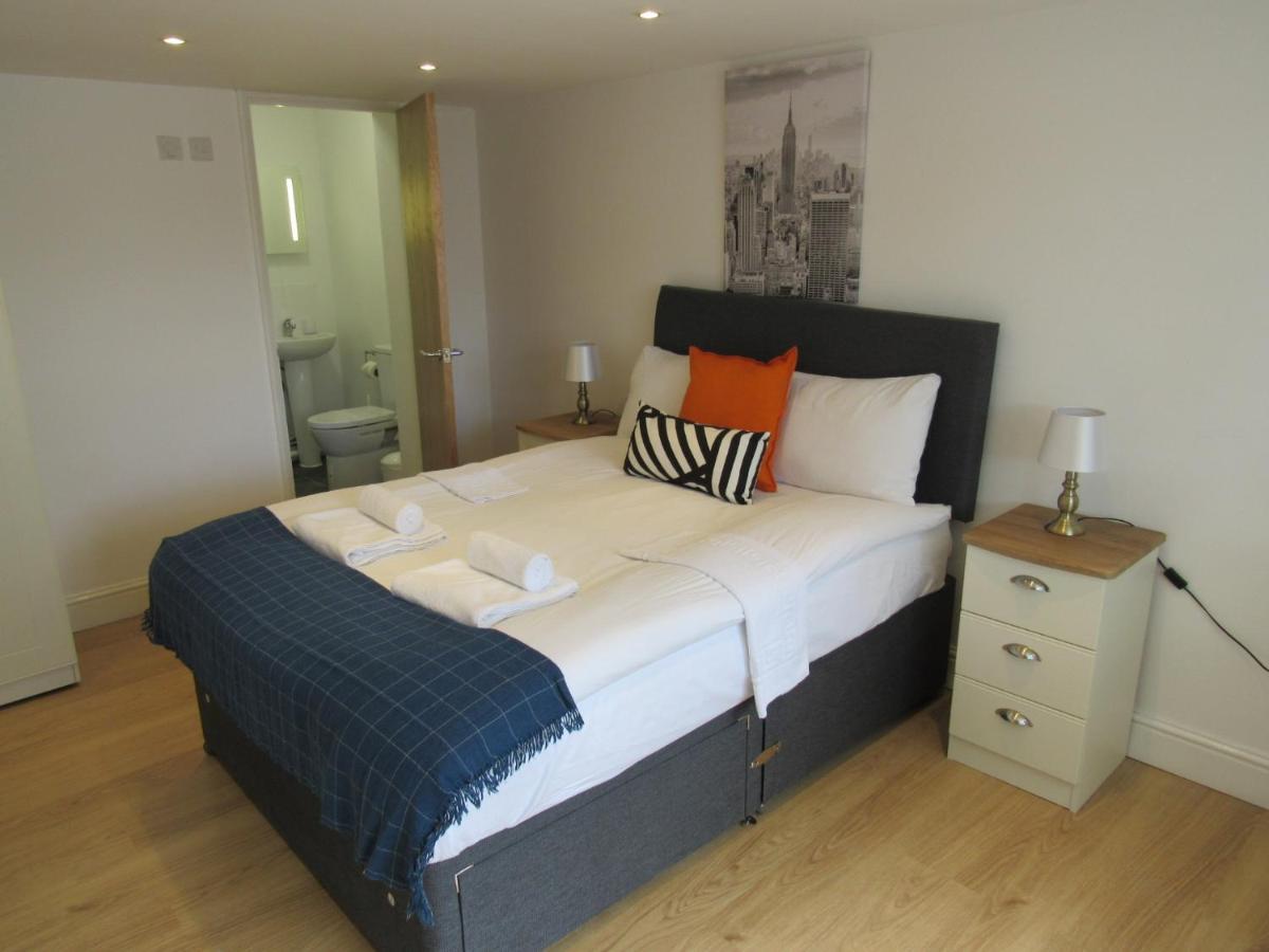 The Cambridge Suites - Tas Accommodations Esterno foto