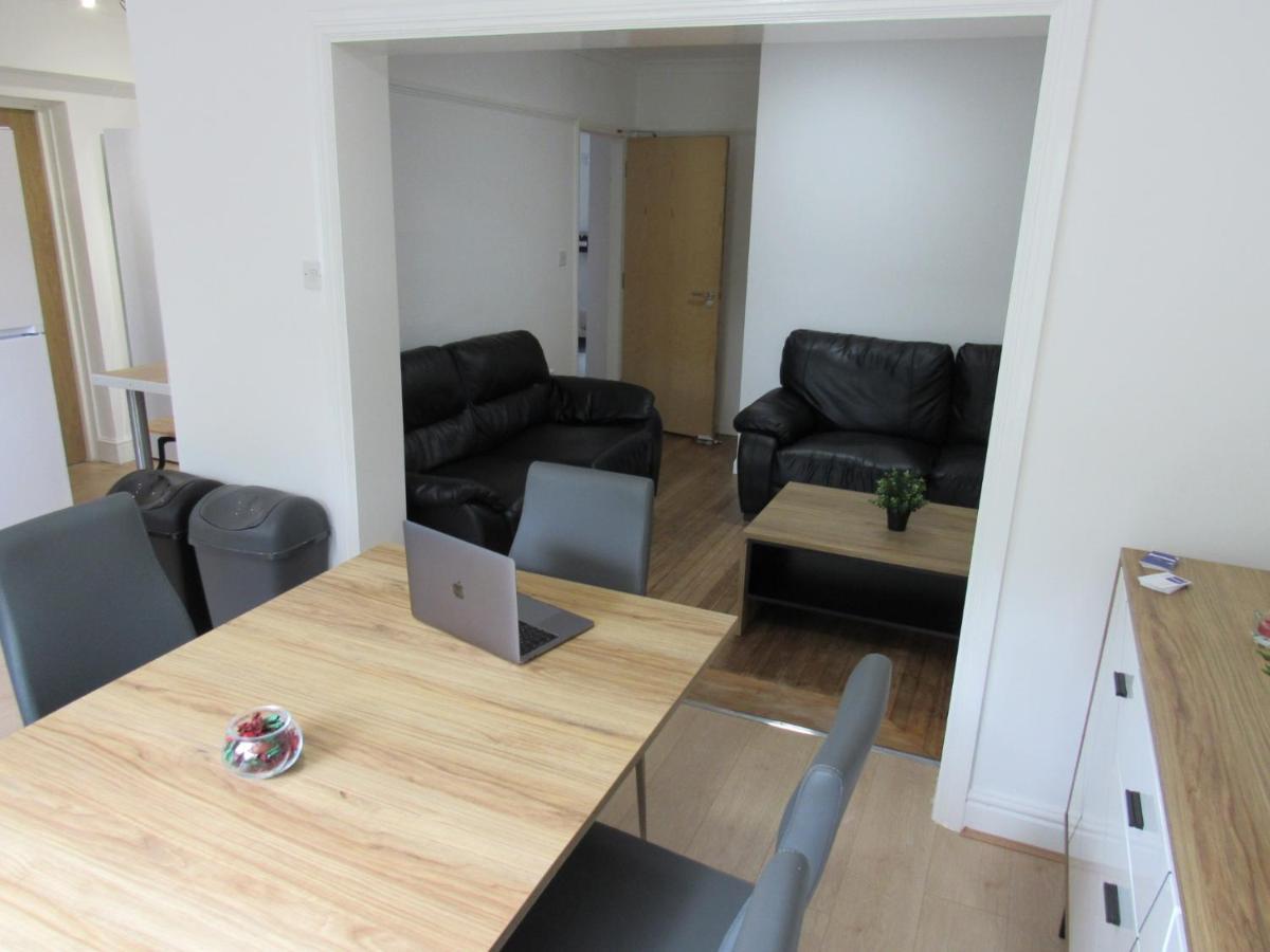 The Cambridge Suites - Tas Accommodations Esterno foto