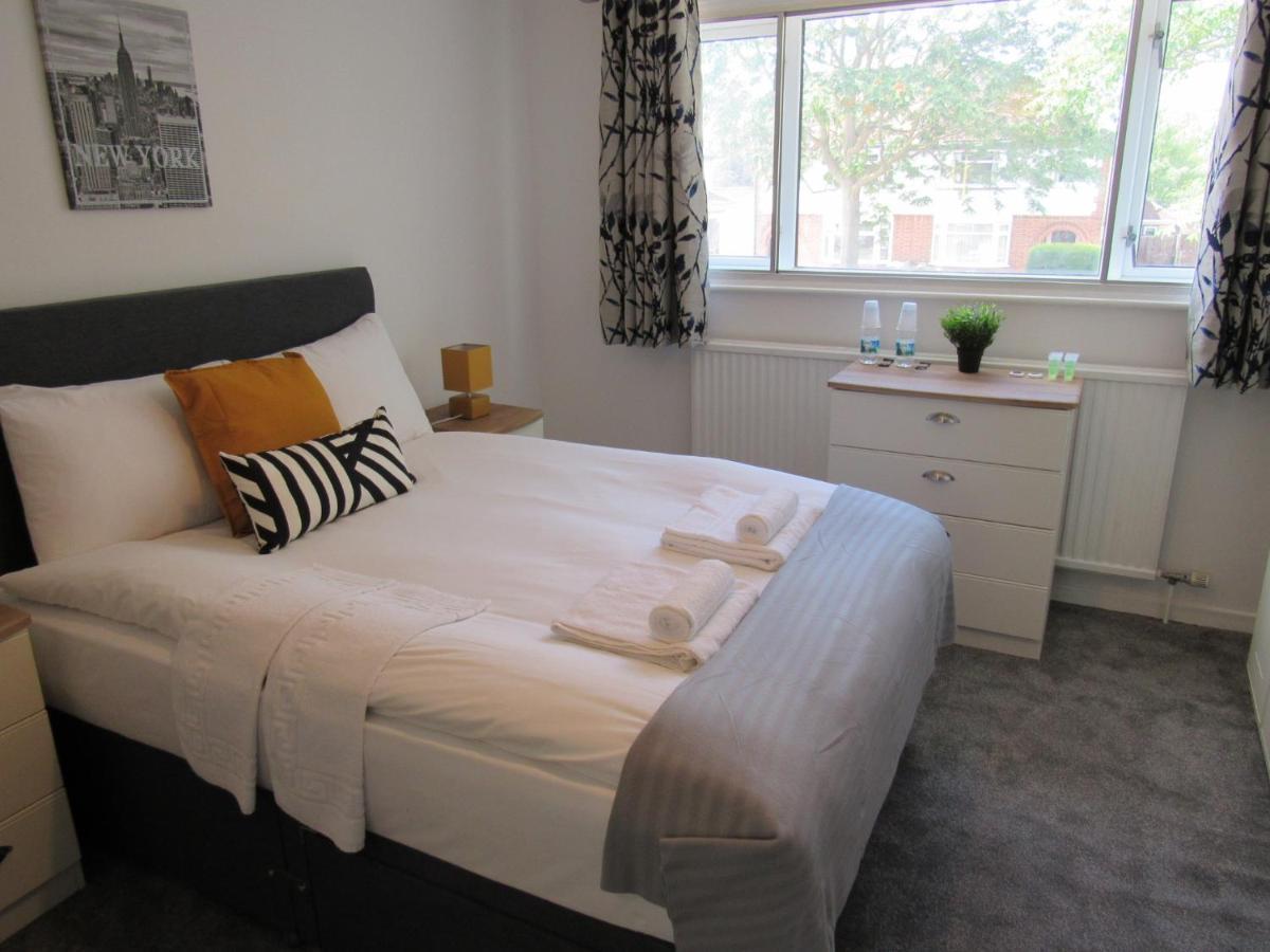 The Cambridge Suites - Tas Accommodations Esterno foto