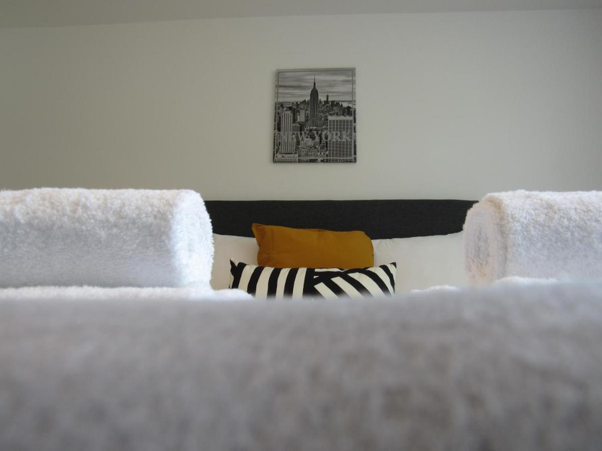 The Cambridge Suites - Tas Accommodations Esterno foto