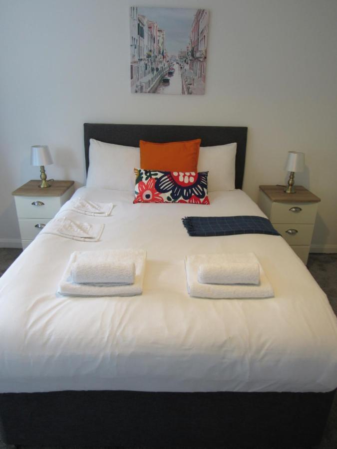 The Cambridge Suites - Tas Accommodations Esterno foto