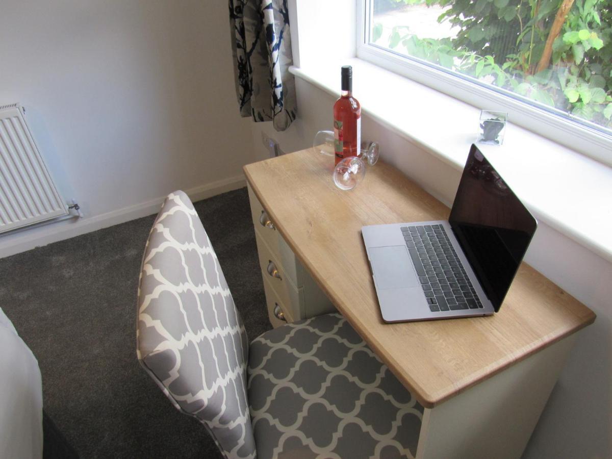 The Cambridge Suites - Tas Accommodations Esterno foto