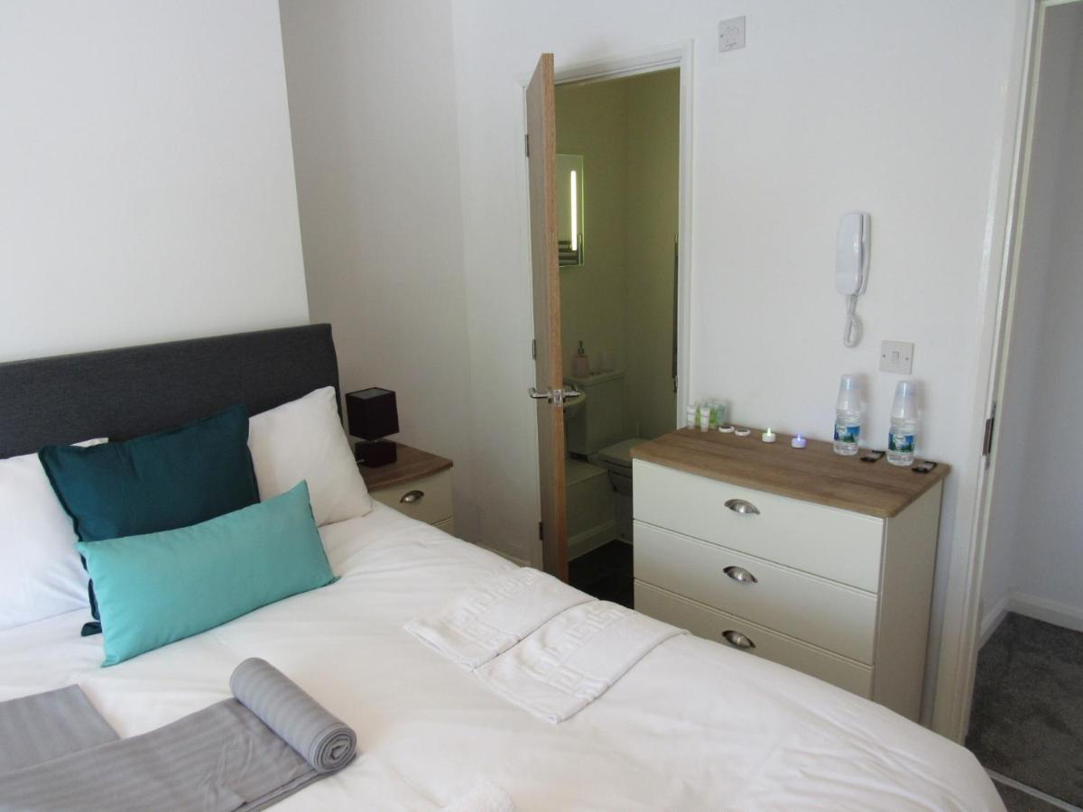 The Cambridge Suites - Tas Accommodations Esterno foto