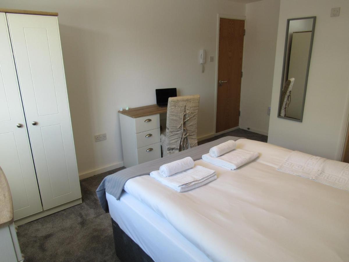 The Cambridge Suites - Tas Accommodations Esterno foto