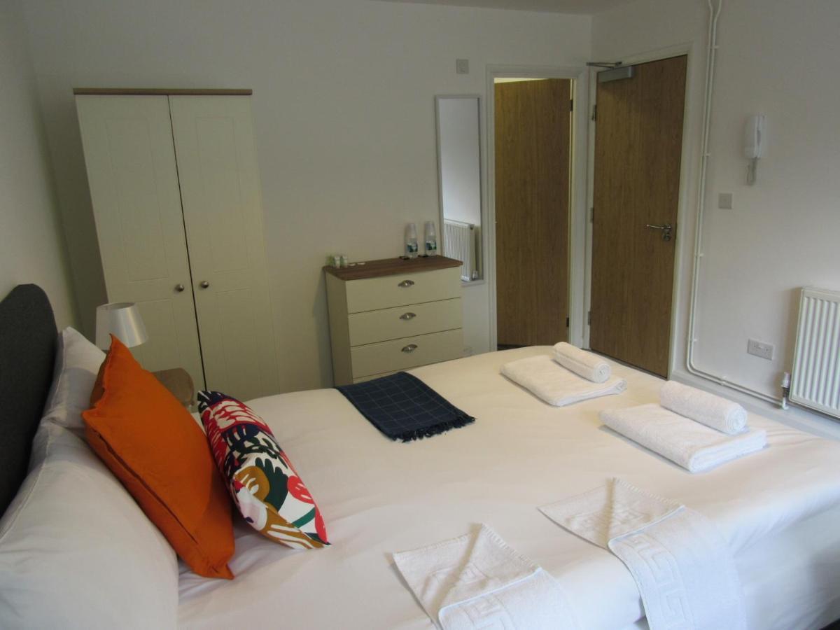 The Cambridge Suites - Tas Accommodations Esterno foto
