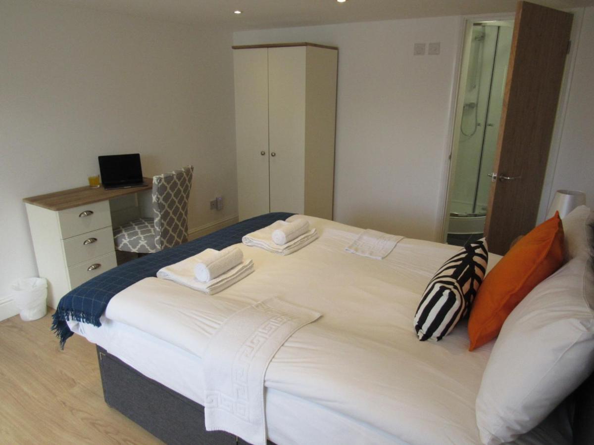 The Cambridge Suites - Tas Accommodations Esterno foto