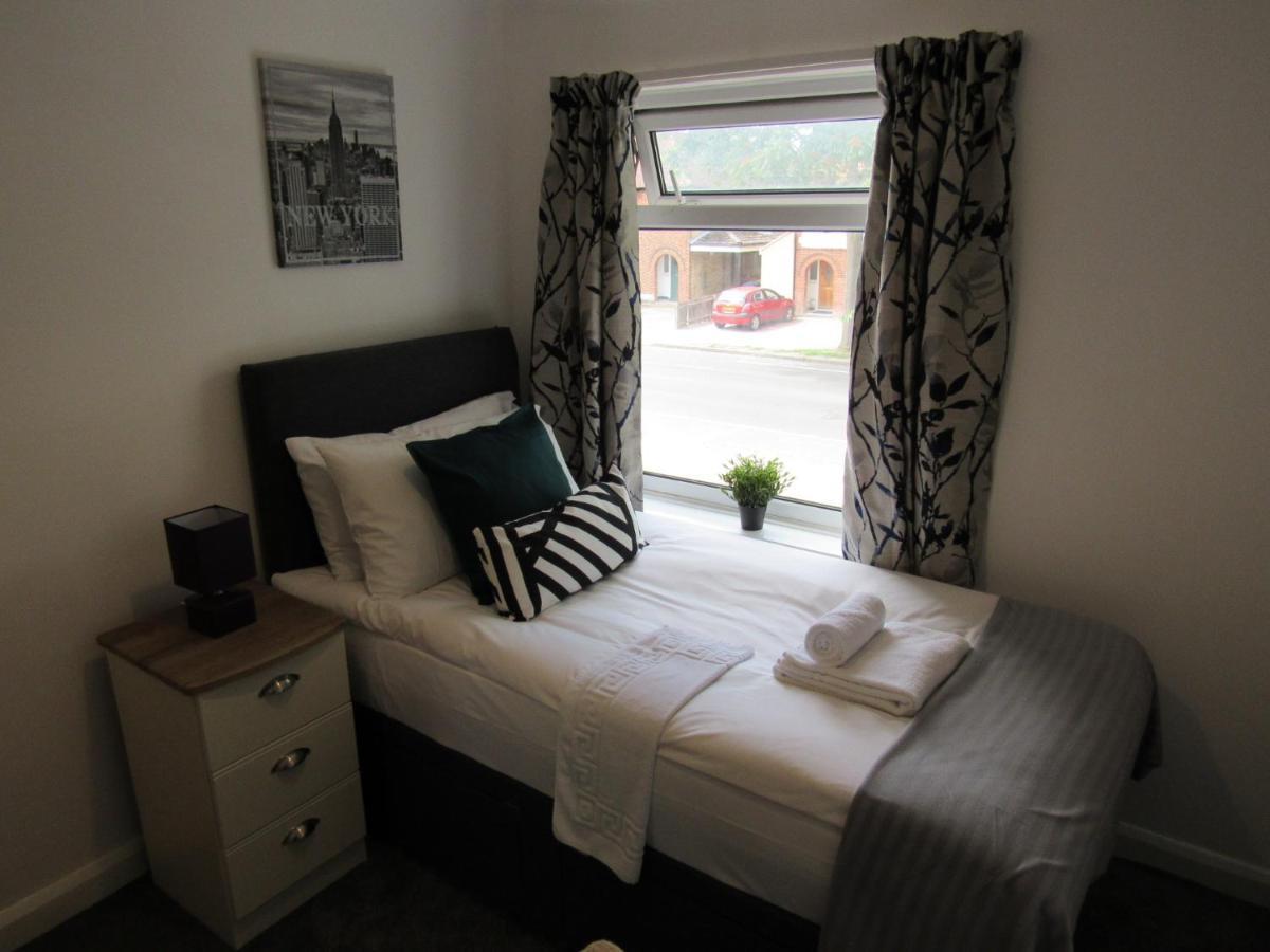 The Cambridge Suites - Tas Accommodations Esterno foto