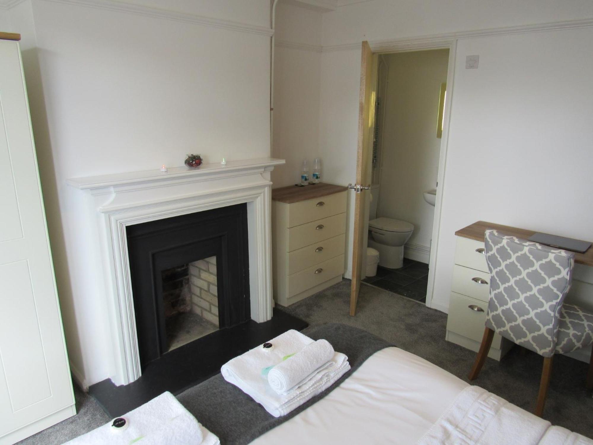The Cambridge Suites - Tas Accommodations Esterno foto