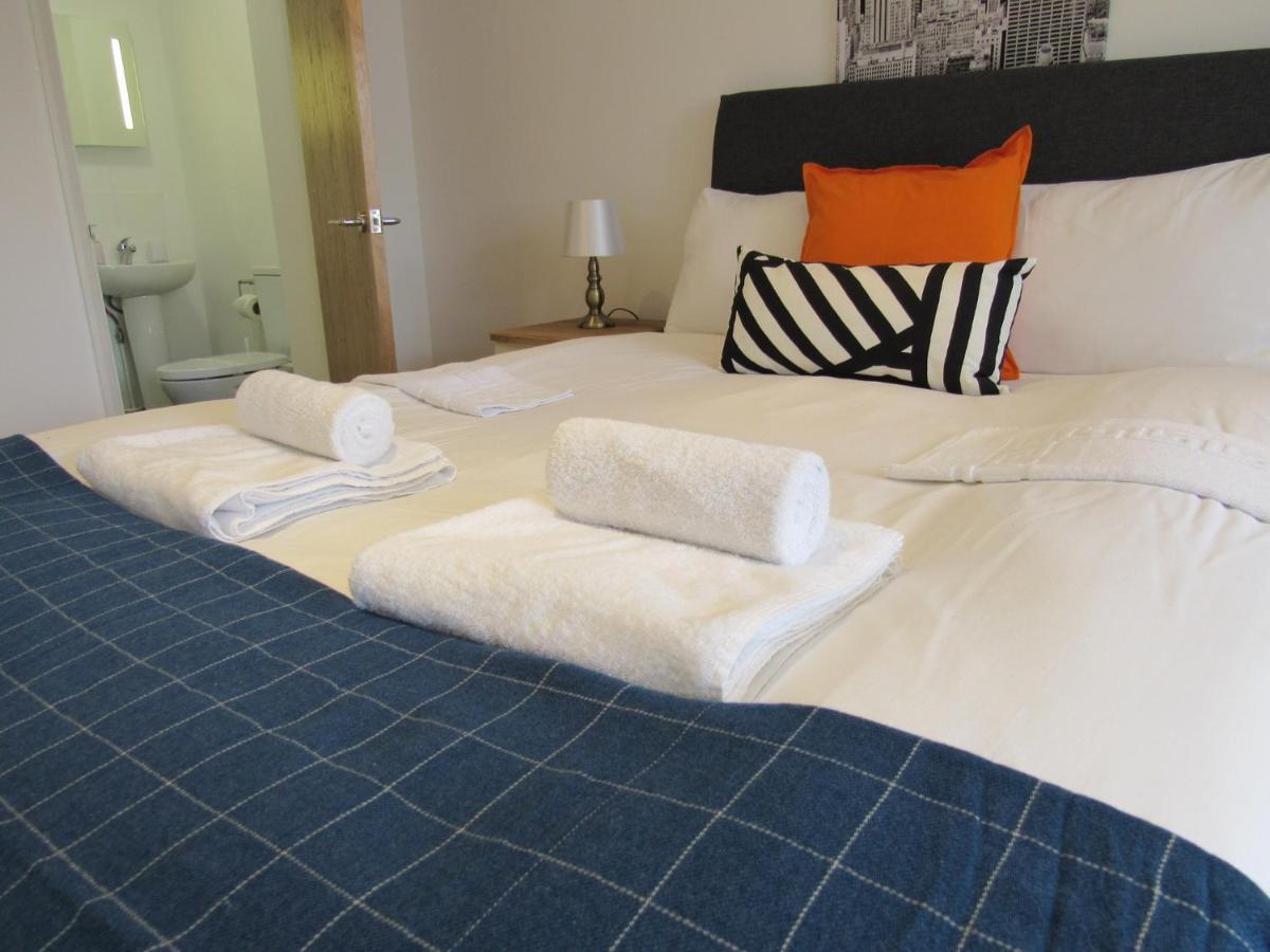 The Cambridge Suites - Tas Accommodations Esterno foto