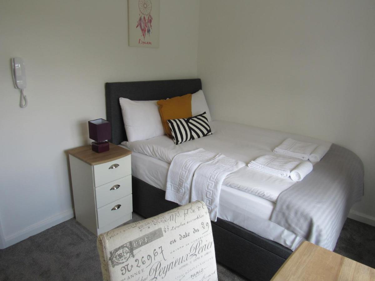 The Cambridge Suites - Tas Accommodations Esterno foto