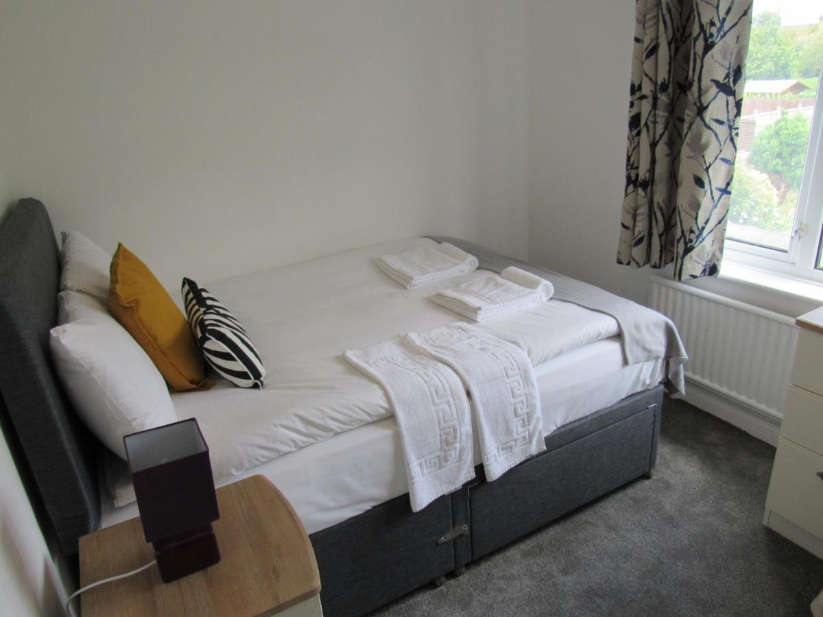The Cambridge Suites - Tas Accommodations Esterno foto