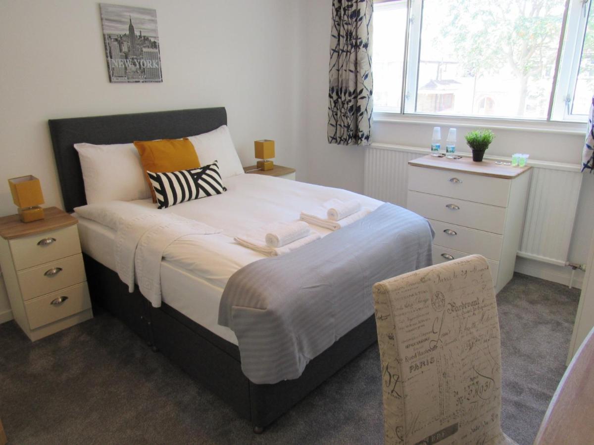 The Cambridge Suites - Tas Accommodations Esterno foto