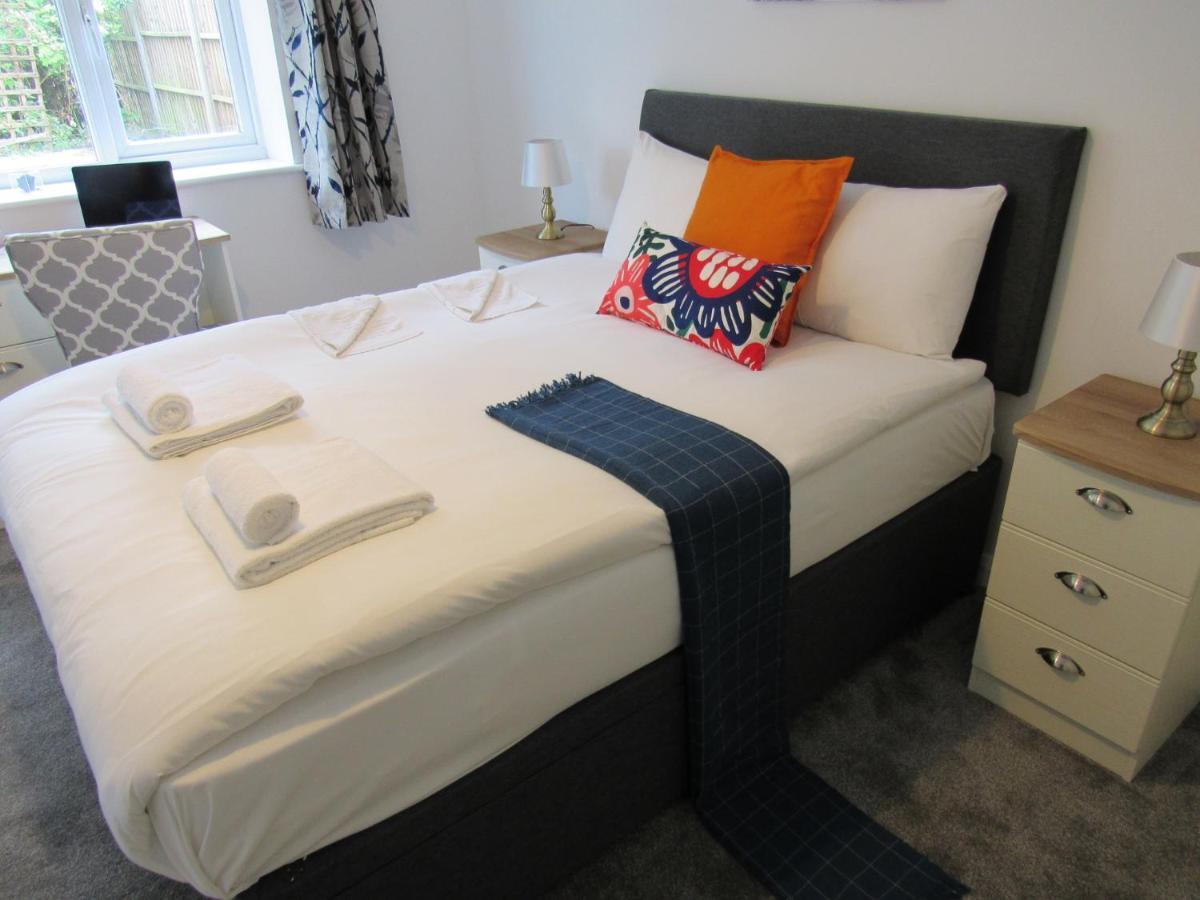 The Cambridge Suites - Tas Accommodations Esterno foto